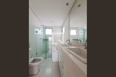 Apartamento à venda com 194m², 3 quartos e 4 vagasBanheiro Quarto 3