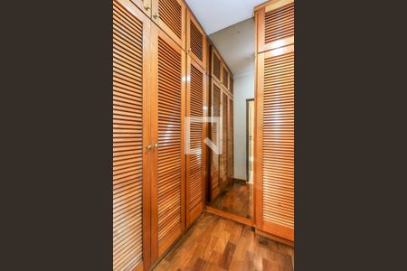 Apartamento à venda com 353m², 5 quartos e 5 vagasCloset da Suíte 1