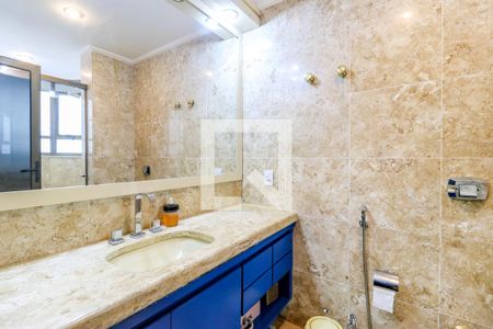 Apartamento à venda com 353m², 5 quartos e 5 vagasBanheiro da Suíte 1