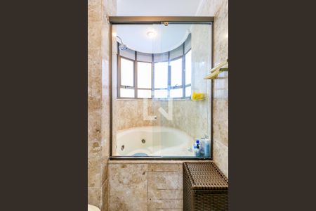 Apartamento à venda com 353m², 5 quartos e 5 vagasBanheiro da Suíte 1