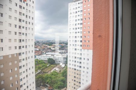 Vista da sala  de apartamento para alugar com 2 quartos, 44m² em Canhema, Diadema