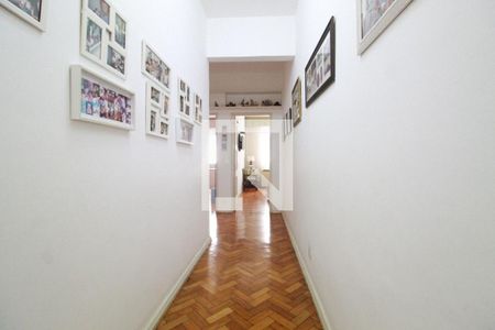 Apartamento à venda com 200m², 4 quartos e 1 vagaCorredor de acesso