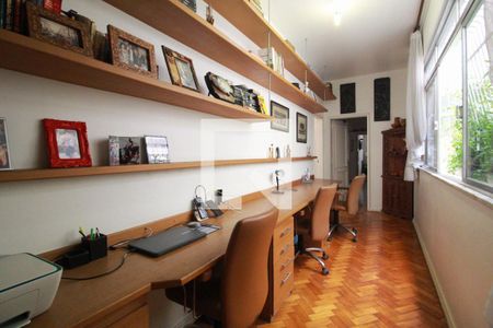 Apartamento à venda com 200m², 4 quartos e 1 vagaEscritório