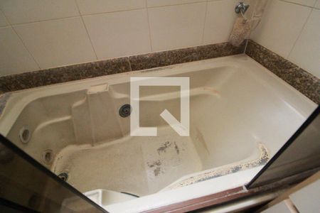 Apartamento à venda com 200m², 4 quartos e 1 vagaBanheiro da suíte 1 - banheira