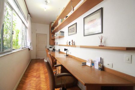 Apartamento à venda com 200m², 4 quartos e 1 vagaEscritório