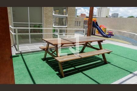 Apartamento para alugar com 47m², 2 quartos e 1 vaga Apartamento para alugar com 47m², 2 quartos e 1 vagaÁrea comum - Playground