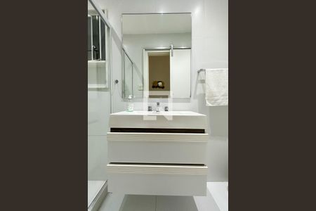 Banheiro de apartamento para alugar com 1 quarto, 28m² em Copacabana, Rio de Janeiro