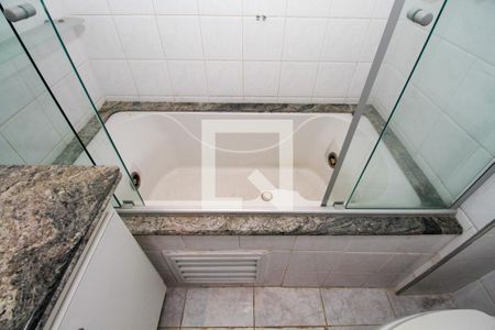 Apartamento à venda com 132m², 4 quartos e 3 vagasBanheiro da Suíte