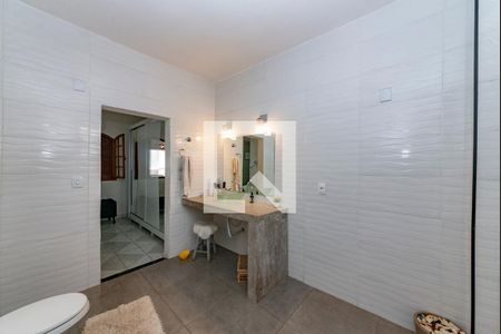 Casa à venda com 360m², 4 quartos e 4 vagas Casa à venda com 360m², 4 quartos e 4 vagasBanheiro da Suíte