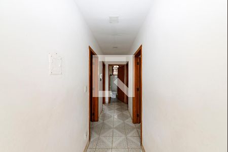 Casa à venda com 360m², 4 quartos e 4 vagas Casa à venda com 360m², 4 quartos e 4 vagasCorredor