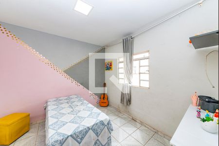 Casa à venda com 360m², 4 quartos e 4 vagas Casa à venda com 360m², 4 quartos e 4 vagasQuarto 2