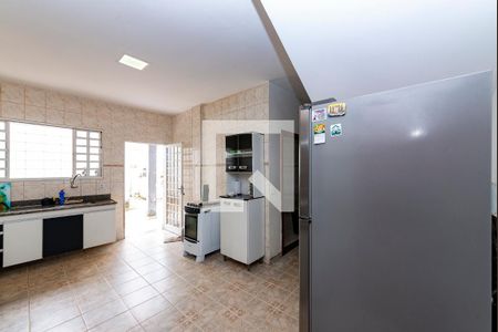 Casa à venda com 360m², 4 quartos e 4 vagas Casa à venda com 360m², 4 quartos e 4 vagasCozinha