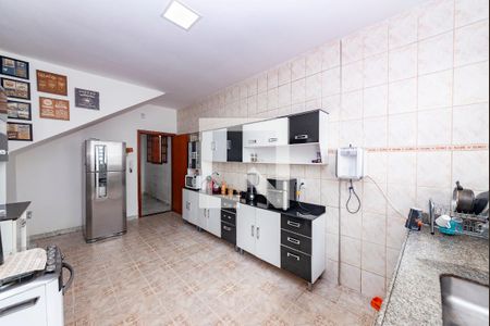 Casa à venda com 360m², 4 quartos e 4 vagas Casa à venda com 360m², 4 quartos e 4 vagasCozinha