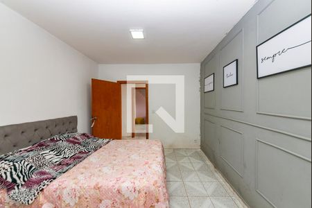 Casa à venda com 360m², 4 quartos e 4 vagas Casa à venda com 360m², 4 quartos e 4 vagasSuíte