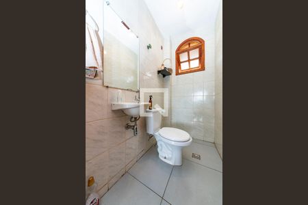 Casa à venda com 360m², 4 quartos e 4 vagas Casa à venda com 360m², 4 quartos e 4 vagasLavabo