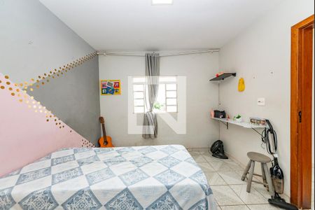 Casa à venda com 360m², 4 quartos e 4 vagas Casa à venda com 360m², 4 quartos e 4 vagasQuarto 2