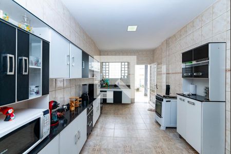 Casa à venda com 360m², 4 quartos e 4 vagas Casa à venda com 360m², 4 quartos e 4 vagasCozinha