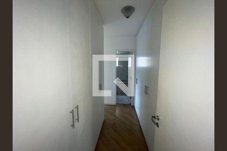 Apartamento à venda com 132m², 4 quartos e 3 vagasCloset
