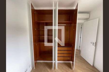 Apartamento à venda com 132m², 4 quartos e 3 vagasQuarto 2