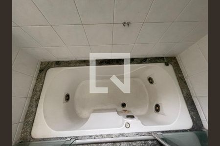 Apartamento à venda com 132m², 4 quartos e 3 vagasBanheiro da Suíte