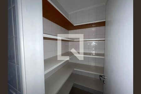 Apartamento à venda com 132m², 4 quartos e 3 vagasDespensa