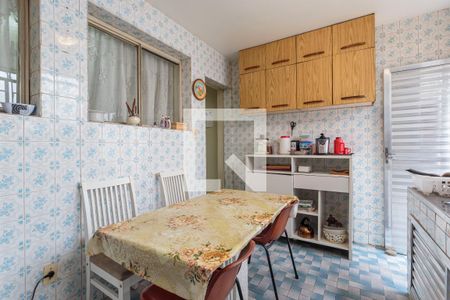 Casa à venda com 150m², 3 quartos e 2 vagas Casa à venda com 150m², 3 quartos e 2 vagasCozinha