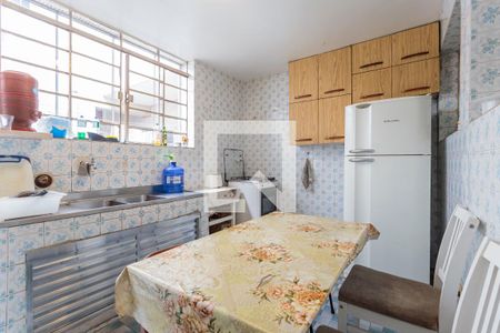 Casa à venda com 150m², 3 quartos e 2 vagas Casa à venda com 150m², 3 quartos e 2 vagasCozinha