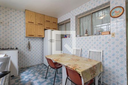 Casa à venda com 150m², 3 quartos e 2 vagas Casa à venda com 150m², 3 quartos e 2 vagasCozinha