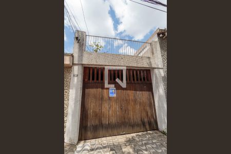 Casa à venda com 150m², 3 quartos e 2 vagas Casa à venda com 150m², 3 quartos e 2 vagasFachada