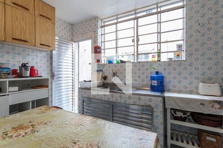 Casa à venda com 150m², 3 quartos e 2 vagas Casa à venda com 150m², 3 quartos e 2 vagasCozinha