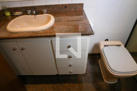 Apartamento à venda com 195m², 4 quartos e 3 vagasBanheiro/Quarto 4