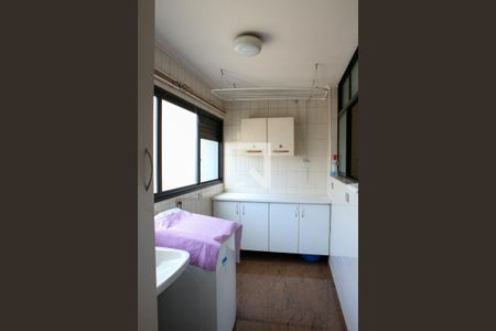 Apartamento à venda com 195m², 4 quartos e 3 vagasLavanderia