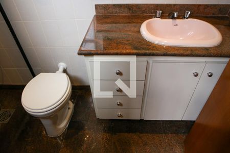 Apartamento à venda com 195m², 4 quartos e 3 vagasBanheiro/Quarto 3