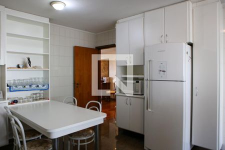 Apartamento à venda com 195m², 4 quartos e 3 vagasCozinha