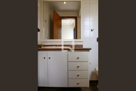 Apartamento à venda com 195m², 4 quartos e 3 vagasBanheiro/Quarto 4