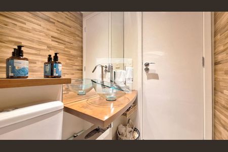 Apartamento à venda com 366m², 4 quartos e 5 vagas Apartamento à venda com 366m², 4 quartos e 5 vagasLavabo