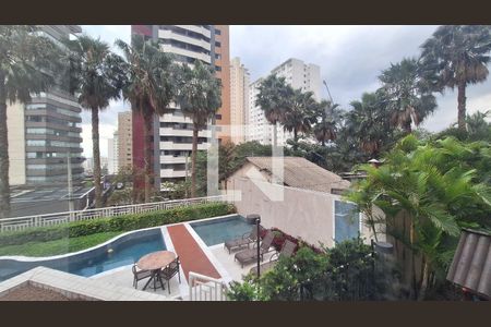 Apartamento à venda com 366m², 4 quartos e 5 vagas Apartamento à venda com 366m², 4 quartos e 5 vagasVista da suite 4