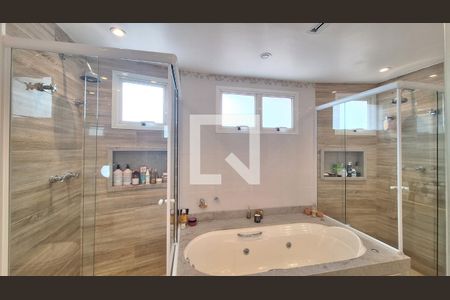 Apartamento à venda com 366m², 4 quartos e 5 vagas Apartamento à venda com 366m², 4 quartos e 5 vagasBanheiro da Suíte 4