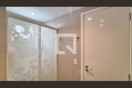 Apartamento à venda com 366m², 4 quartos e 5 vagas Apartamento à venda com 366m², 4 quartos e 5 vagasBanheiro da Suíte 2