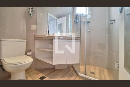 Apartamento à venda com 366m², 4 quartos e 5 vagas Apartamento à venda com 366m², 4 quartos e 5 vagasBanheiro da Suíte 1