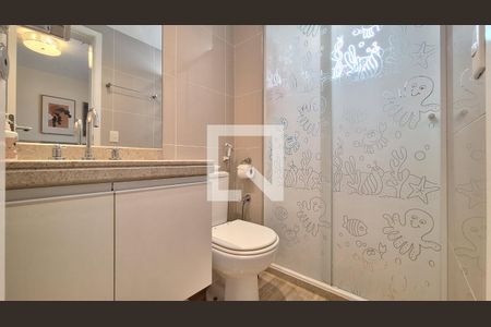 Apartamento à venda com 366m², 4 quartos e 5 vagas Apartamento à venda com 366m², 4 quartos e 5 vagasBanheiro da Suíte 2