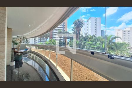 Apartamento à venda com 366m², 4 quartos e 5 vagas Apartamento à venda com 366m², 4 quartos e 5 vagasVaranda da Sala