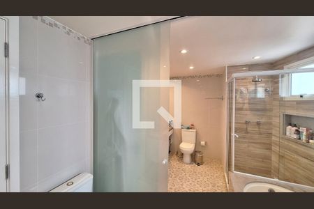 Apartamento à venda com 366m², 4 quartos e 5 vagas Apartamento à venda com 366m², 4 quartos e 5 vagasBanheiro da Suíte 4