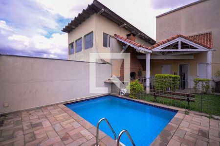 Casa de condomínio à venda com 105m², 3 quartos e 2 vagas Casa de condomínio à venda com 105m², 3 quartos e 2 vagasÁrea comum - Piscina