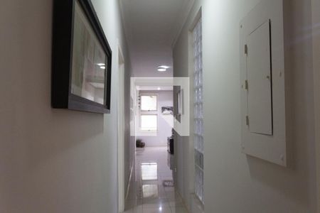 Casa à venda com 534m², 3 quartos e 4 vagasCorredor