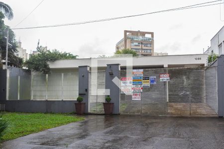 Casa à venda com 534m², 3 quartos e 4 vagasFachada