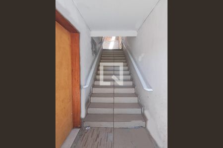 Apartamento para alugar com 60m², 2 quartos e 1 vagaEscada