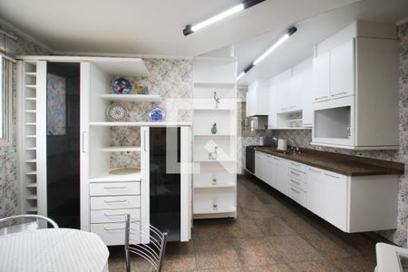 Apartamento à venda com 149m², 3 quartos e 2 vagas Apartamento à venda com 149m², 3 quartos e 2 vagasCozinha