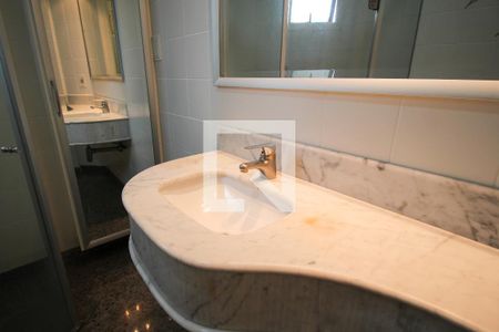 Apartamento à venda com 149m², 3 quartos e 2 vagas Apartamento à venda com 149m², 3 quartos e 2 vagasBanheiro da Suíte