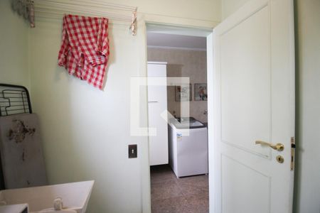 Apartamento à venda com 149m², 3 quartos e 2 vagas Apartamento à venda com 149m², 3 quartos e 2 vagasQuarto de Serviço